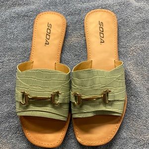 Women’s sandals